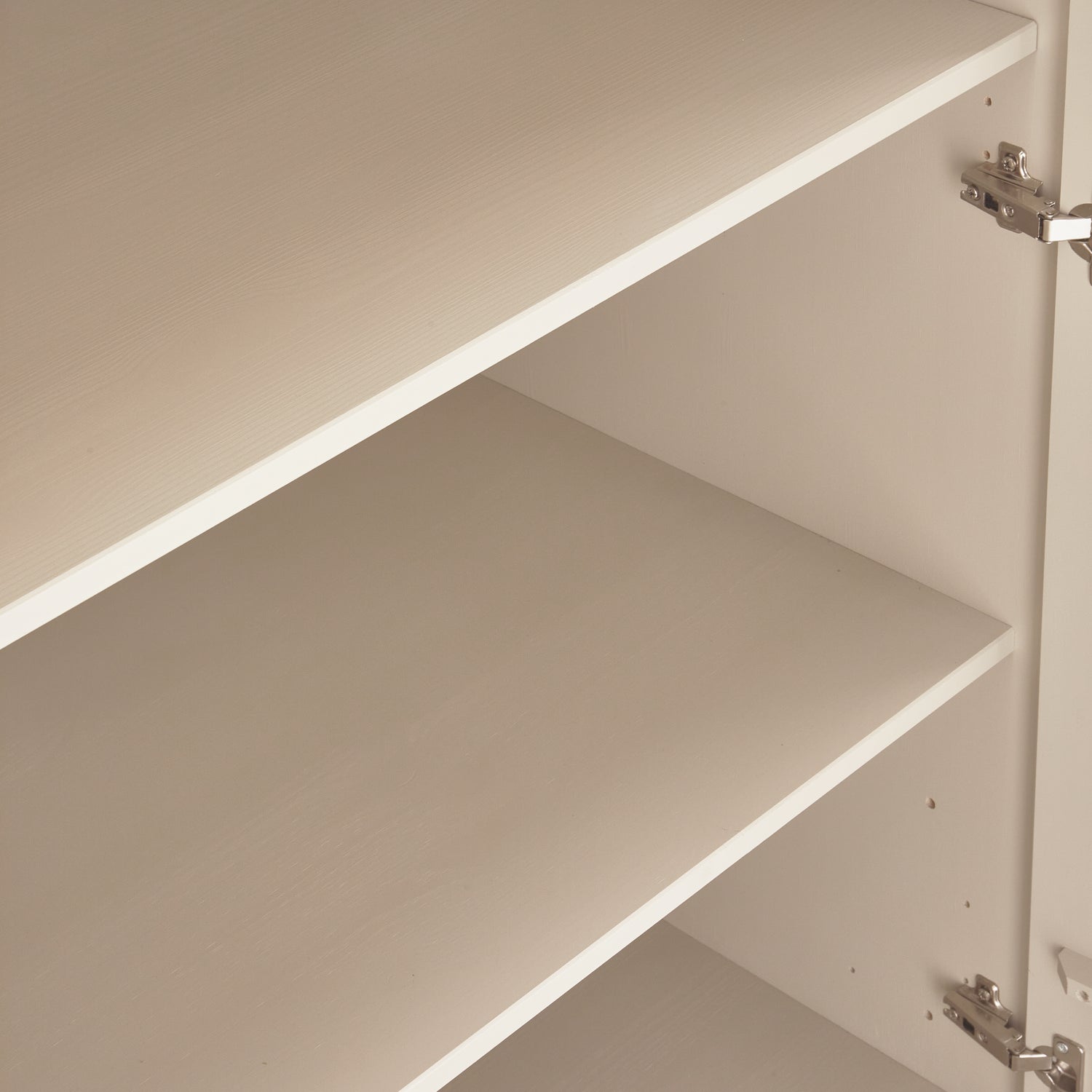 Retro Kleiderschrank Schlafzimmerschrank Rain in Beige mit fünf Böden Retro Kleiderschrank Schlafzimmerschrank Rain in Beige mit fünf Böden