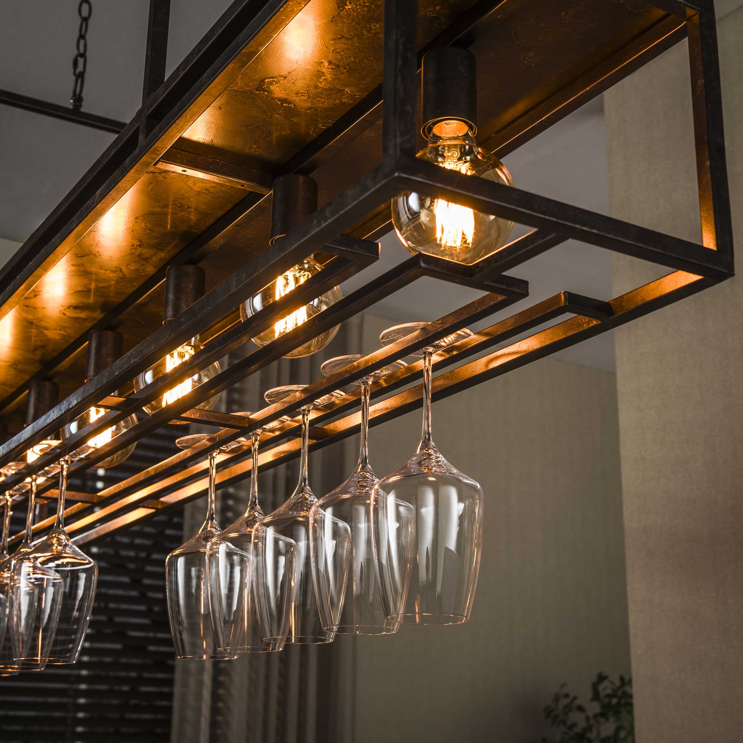 Industrial Hängelampe Decorate mit Ablage und Gläserhalter Gastronomie 160 cm