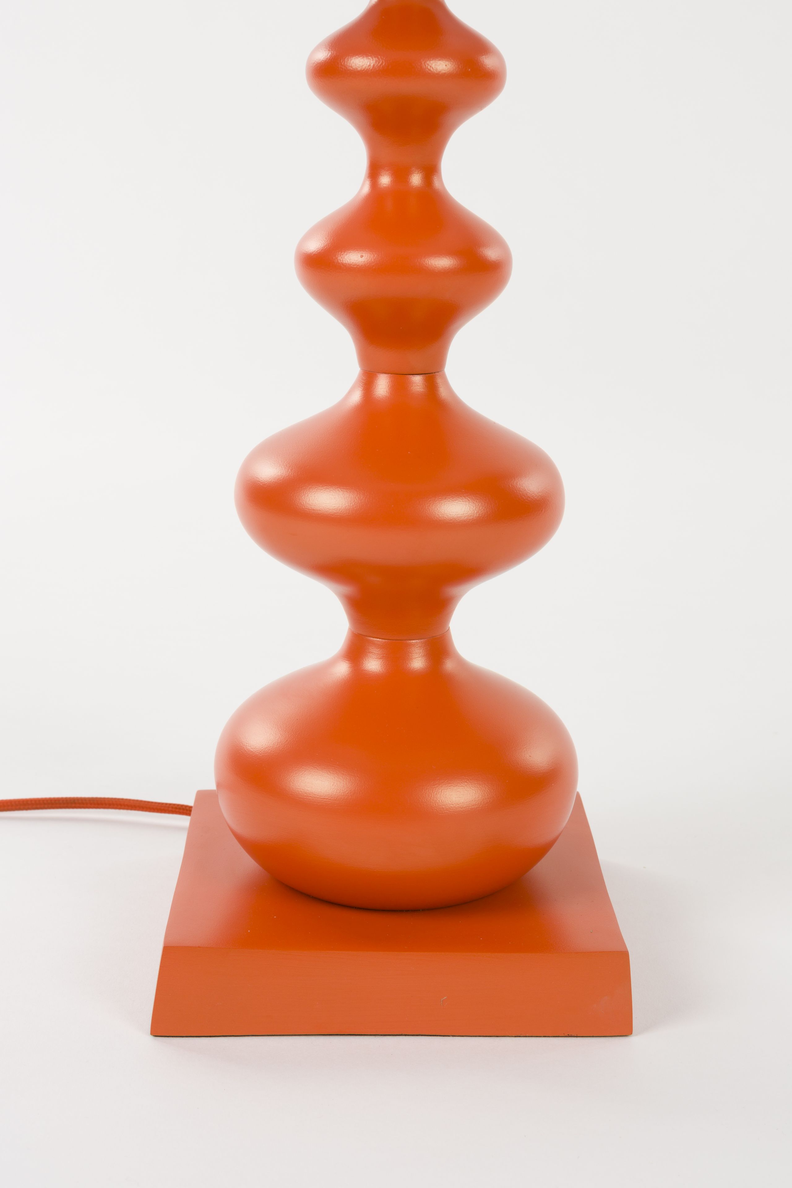 Retro Tischlampe When Orange Is King Retro Tischlampe When Orange Is King