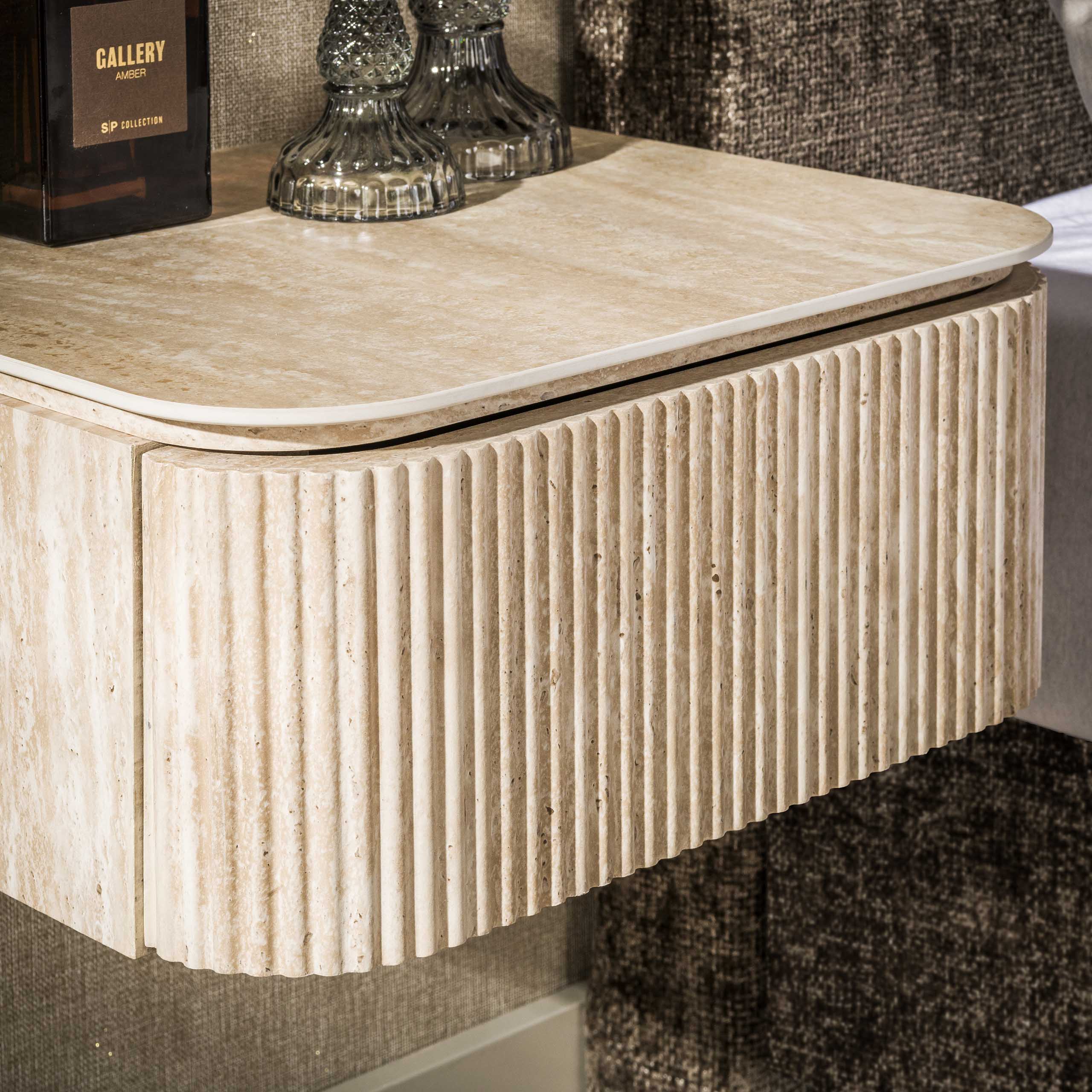 Nachttisch Cassetto Travertin Keramik mit Wandhalterung Travertin