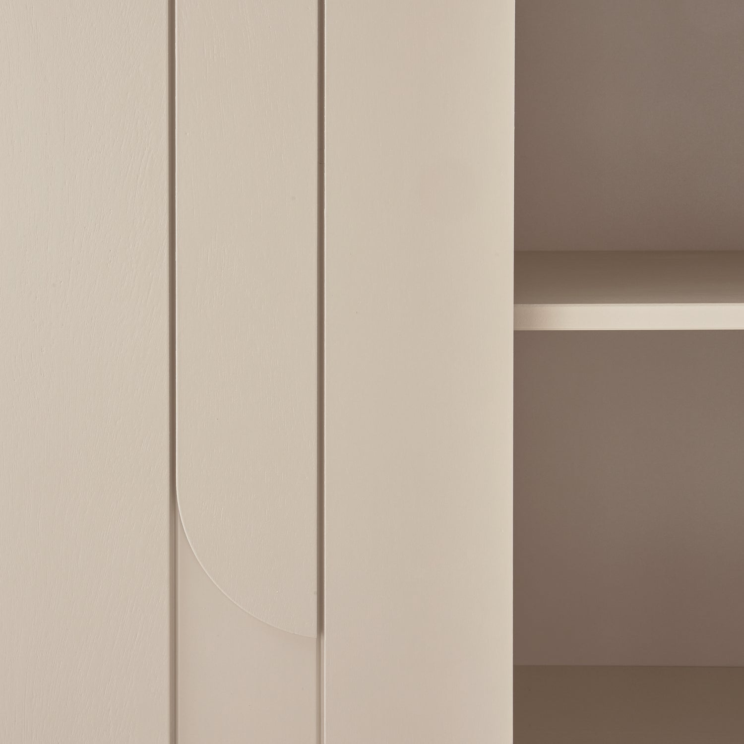 Retro Kleiderschrank Schlafzimmerschrank Rain in Beige mit fünf Böden Retro Kleiderschrank Schlafzimmerschrank Rain in Beige mit fünf Böden