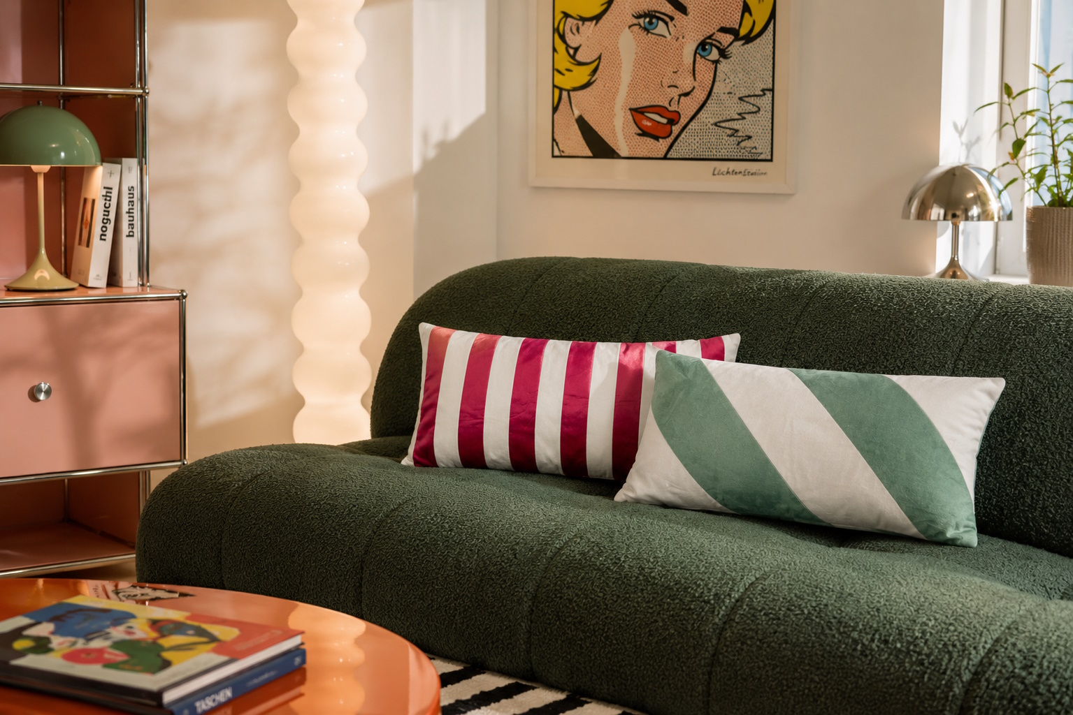 Retro Kissen Stripes Samt in Rot- oder Grün-Weiß 60 cm
