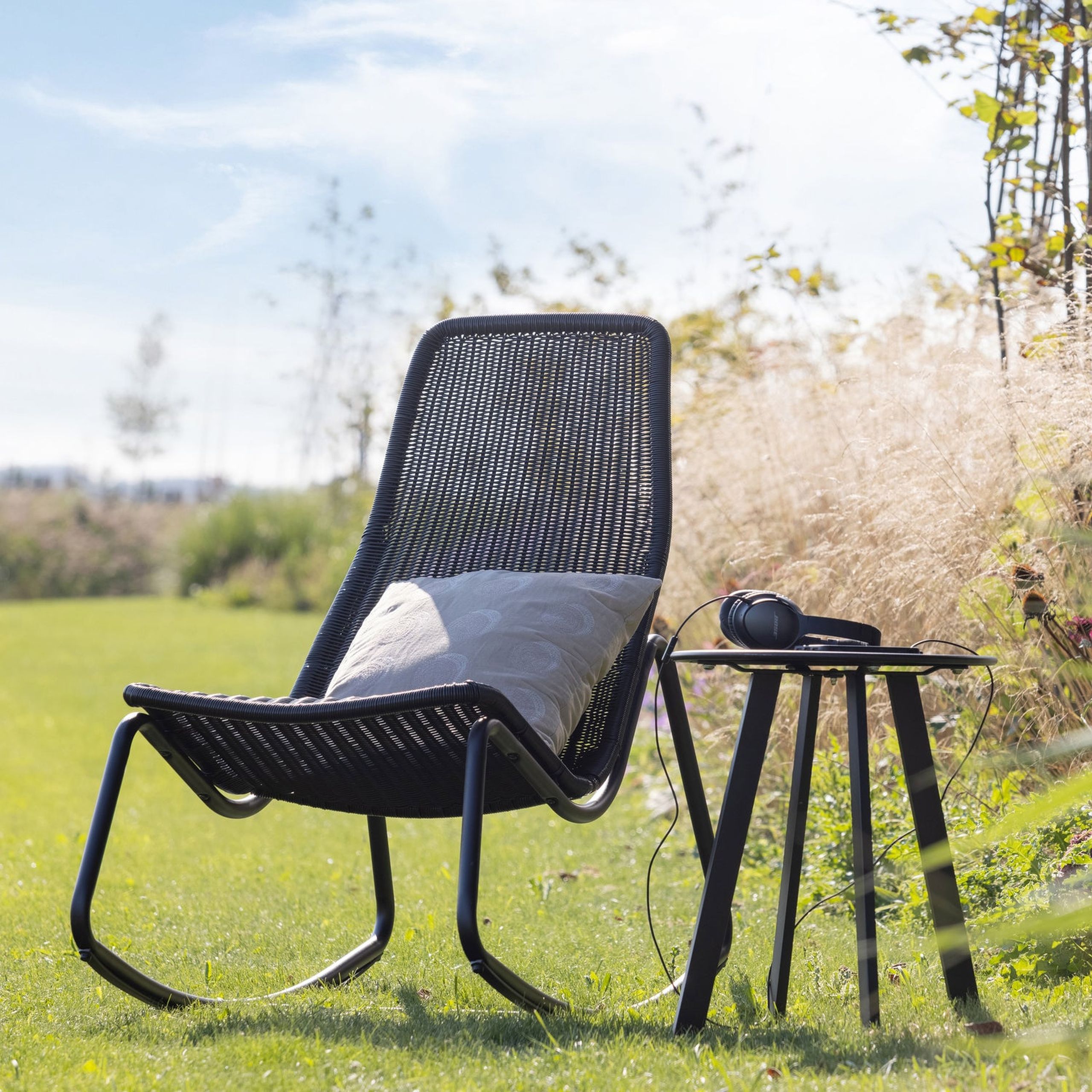 Retro Schaukelstuhl Tom Outdoor Metallgestell Schwarz