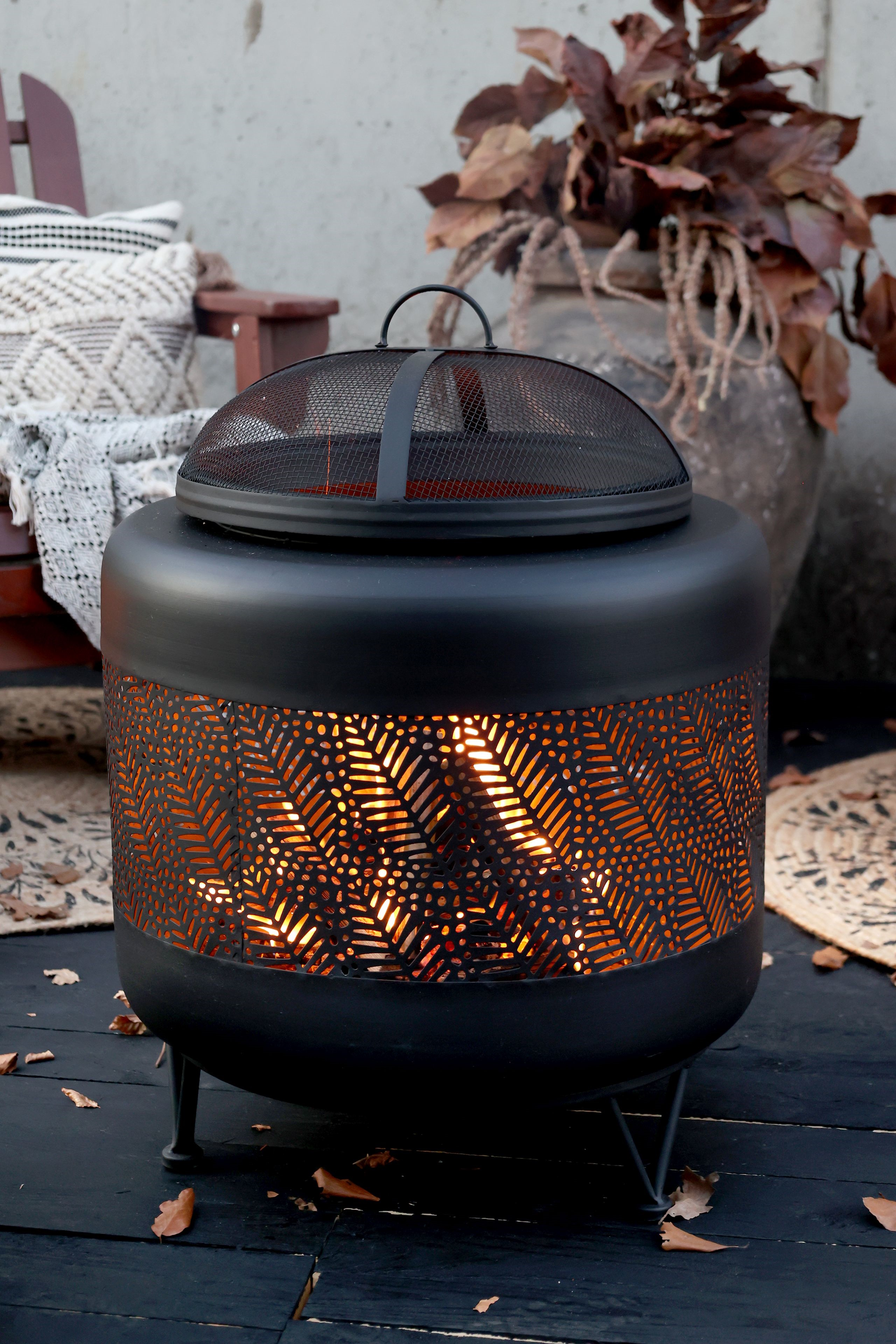 Feuerstelle Outdoorofen Feuerofen Kaminofen Metall Lochstahl