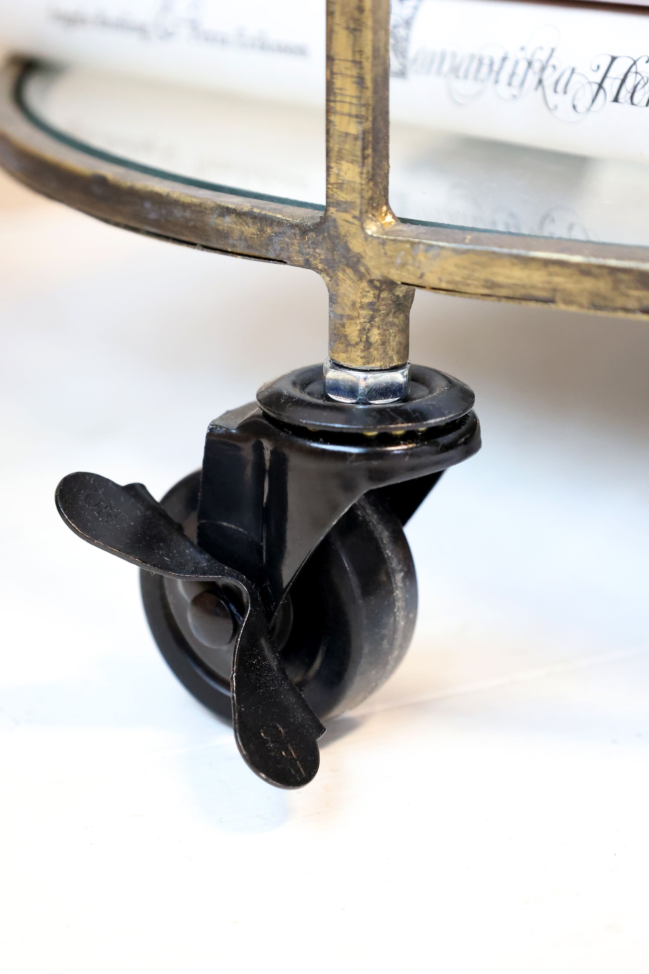 Vintage Beistelltisch Nachttisch Zoé Metall Antik-Gold 4 Ablagen