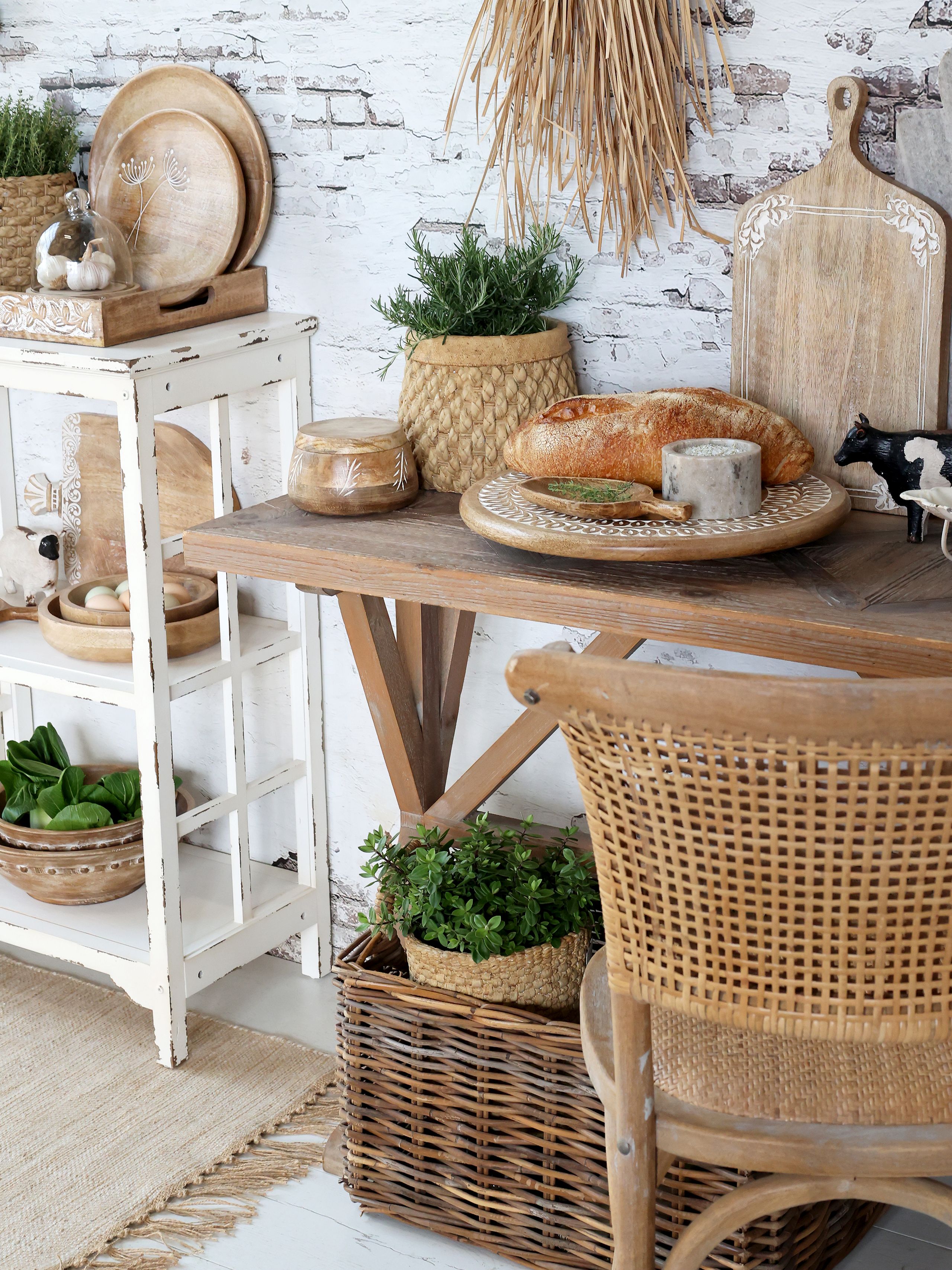 Tapasplatte Serviertablett Tours drehbar Mangoholz und Schnitzereien Tapasplatte Serviertablett Tours drehbar Mangoholz und Schnitzereien