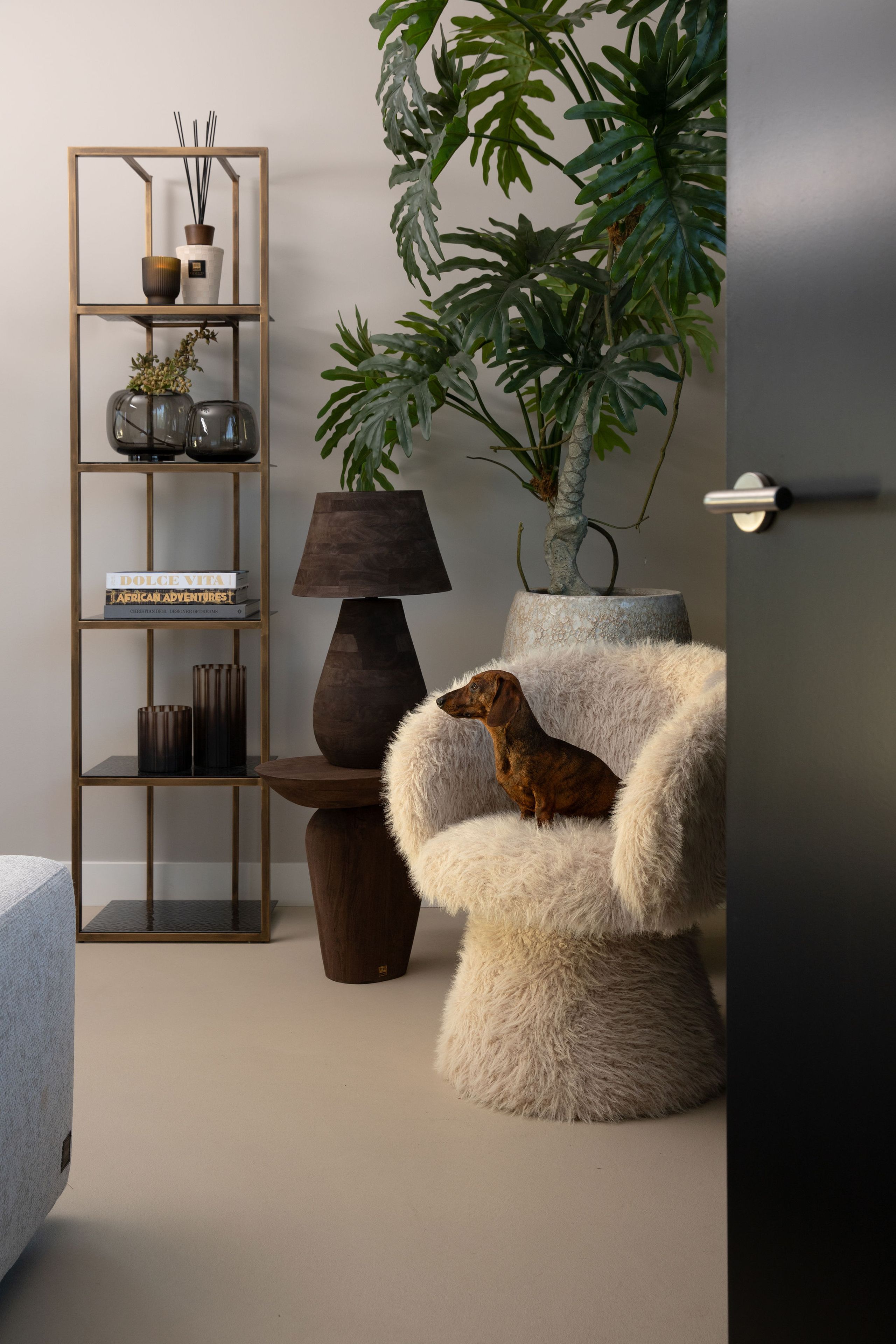 Retro Stuhl Loungechair Hermes Faux-Fur Beige Retro Stuhl Loungechair Hermes Faux-Fur Beige