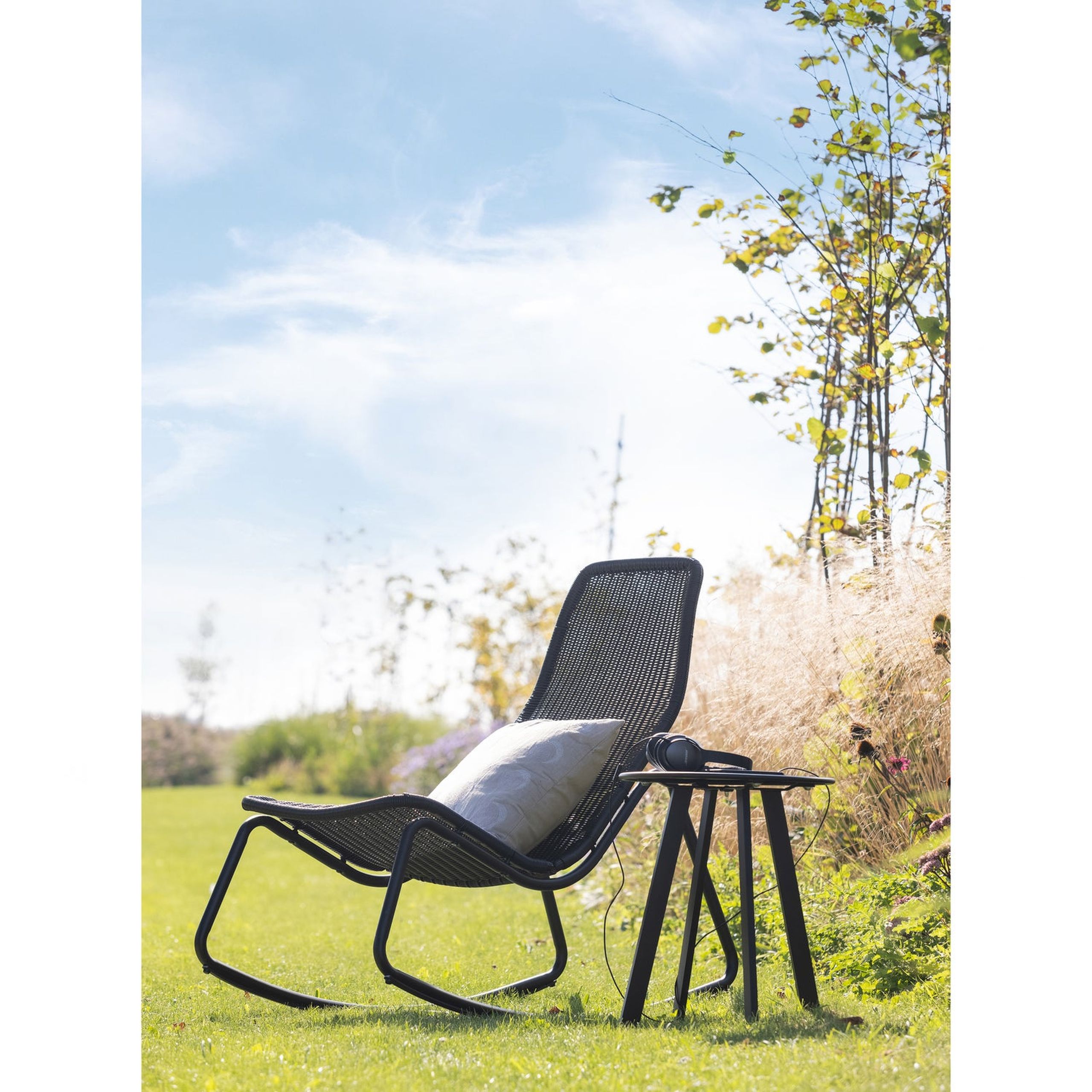 Retro Schaukelstuhl Tom Outdoor Metallgestell Schwarz