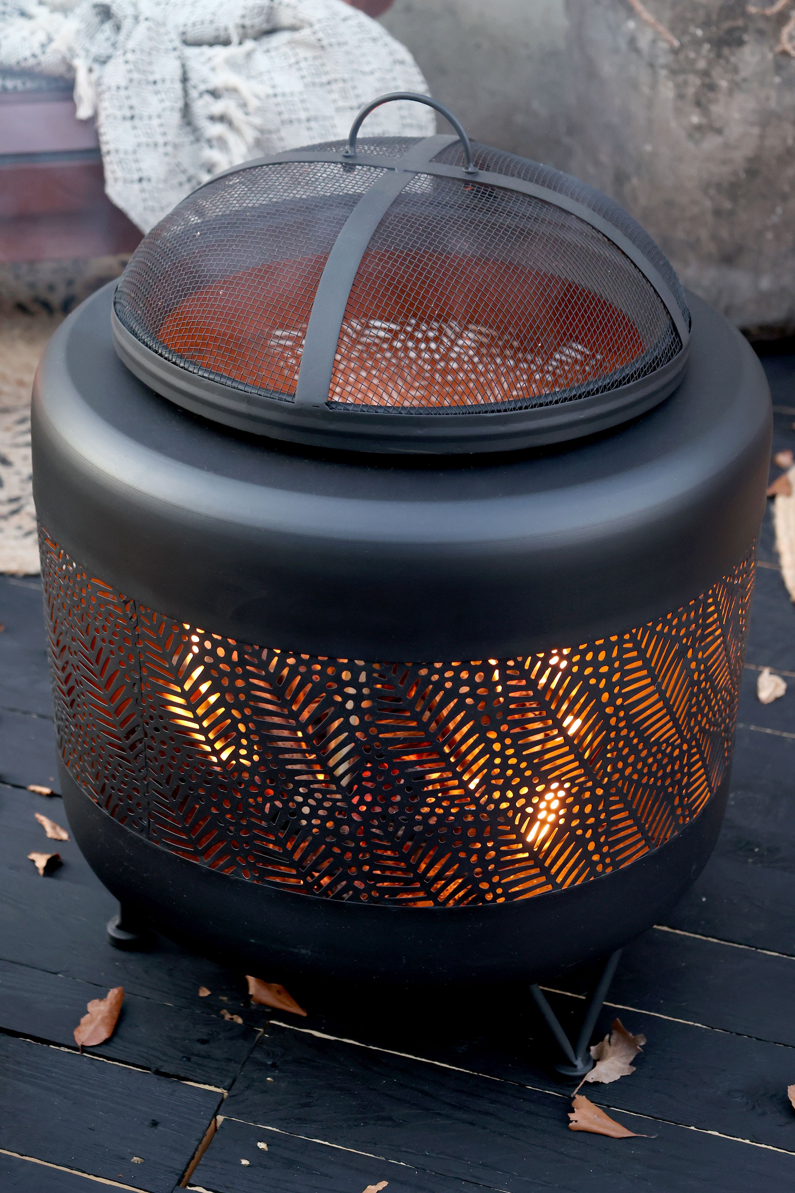 Feuerstelle Outdoorofen Feuerofen Kaminofen Metall Lochstahl