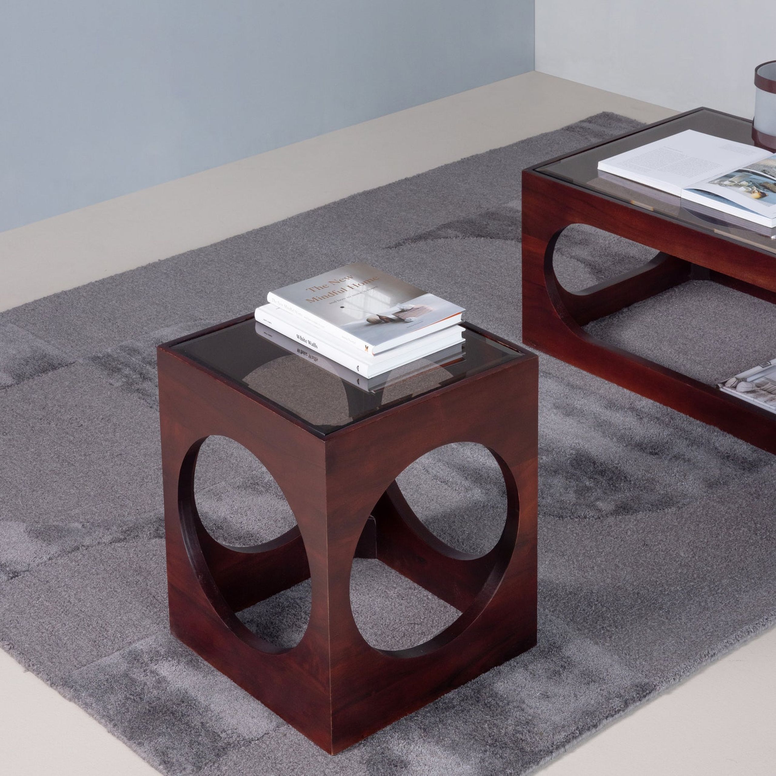 Retro Couchtisch Trax Akazienholz Glasplatte Quadratisch