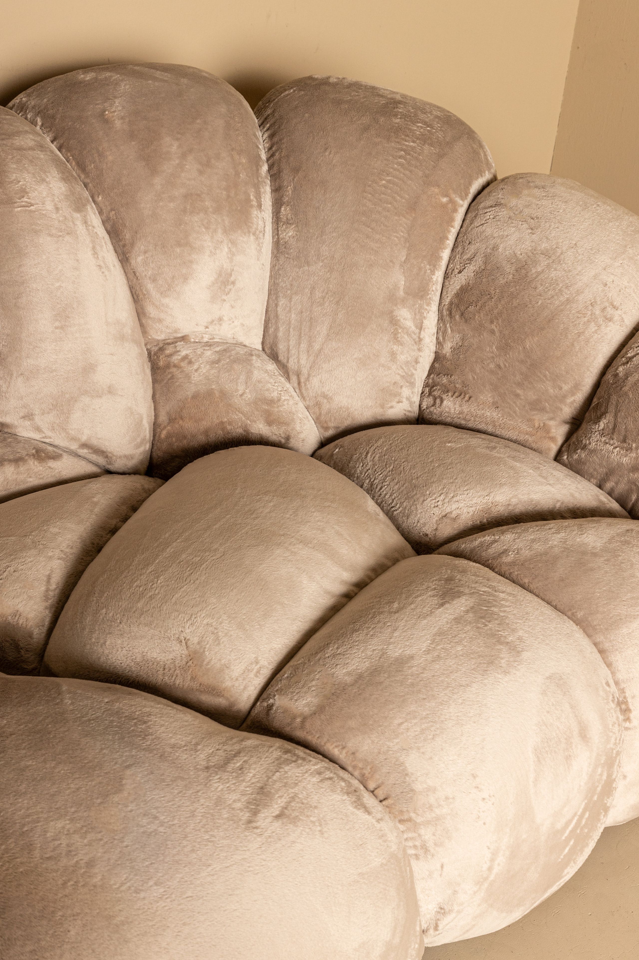 Sofa Cloudy Comfort Kunstfell in beige