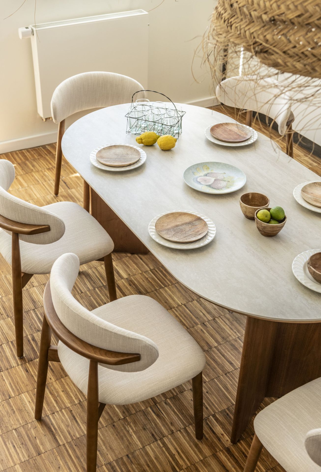 Essgruppe Travertin Tisch Tivoli 200 + 6 Esszimmerstühle Linea Aufgebaut