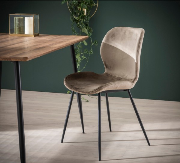 Essgruppe Baumkante Massiv Palu 130 + 4 Stühle Velvet Samt Champagner