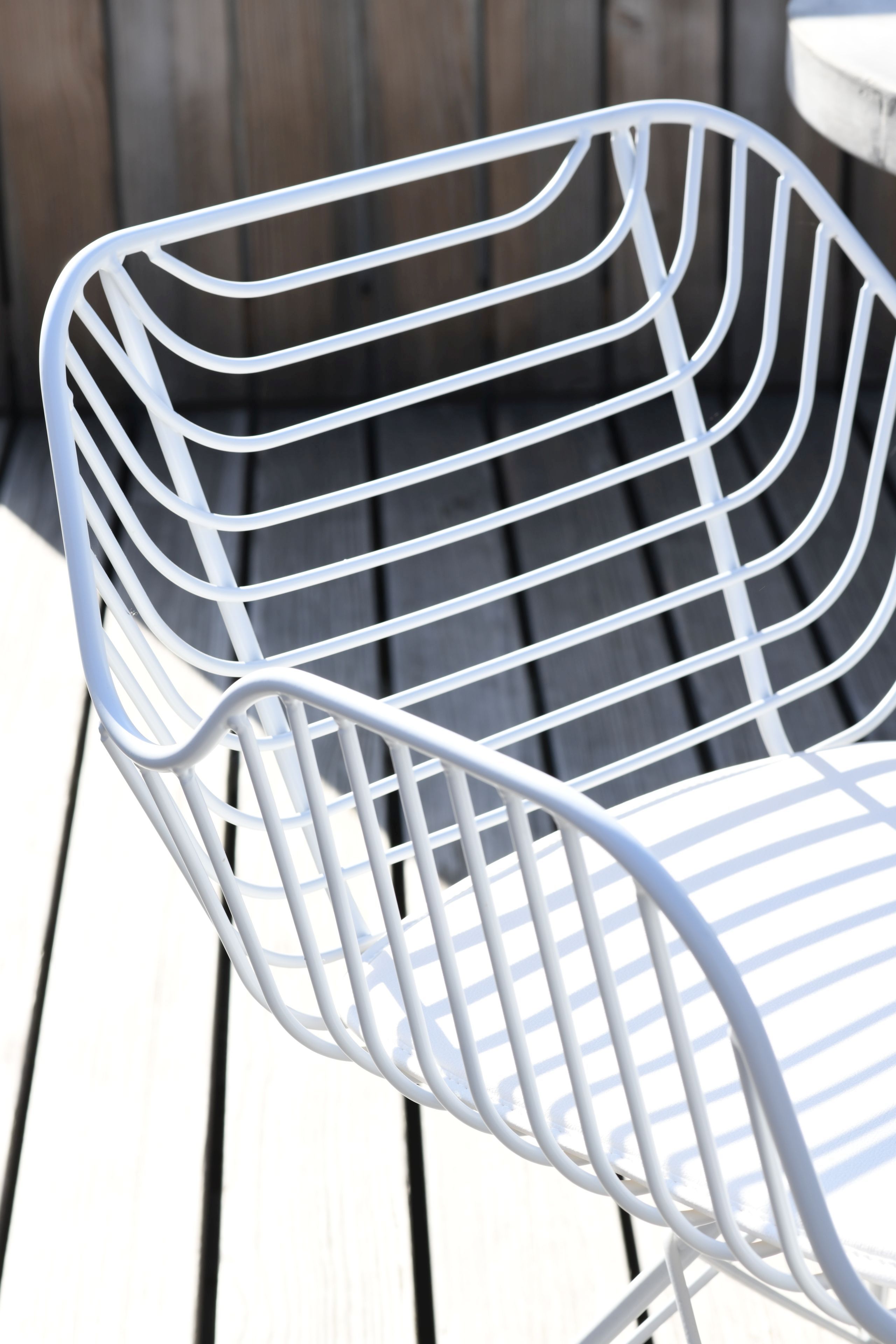 Metallstuhl Outdoor/Indoor Industrial Tulum Wire in weiß inkl. Kissen