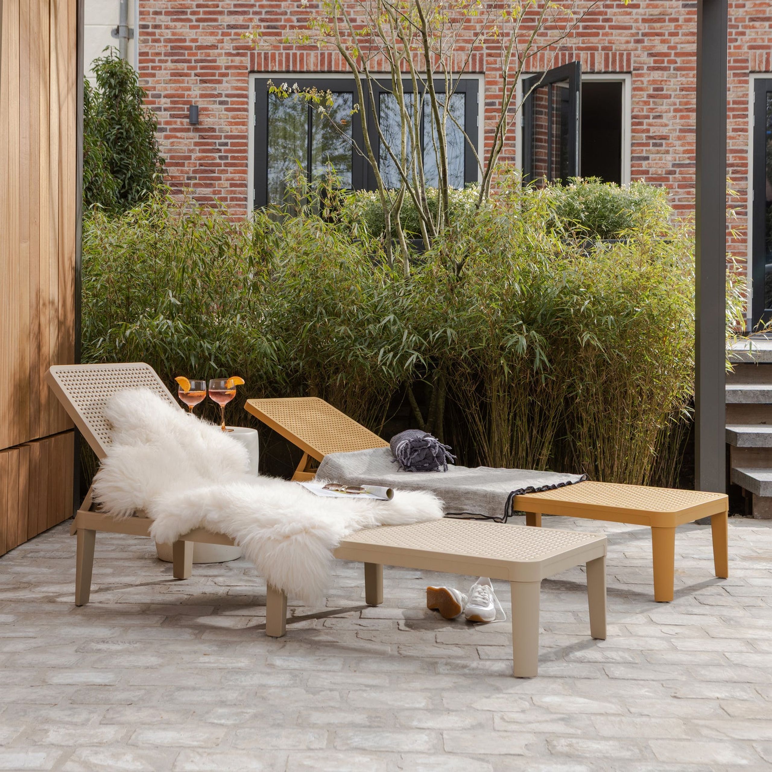 Gartenliege Liegestuhl Jinte Kunststoff Ockergelb Gartenliege Liegestuhl Jinte Kunststoff Ockergelb