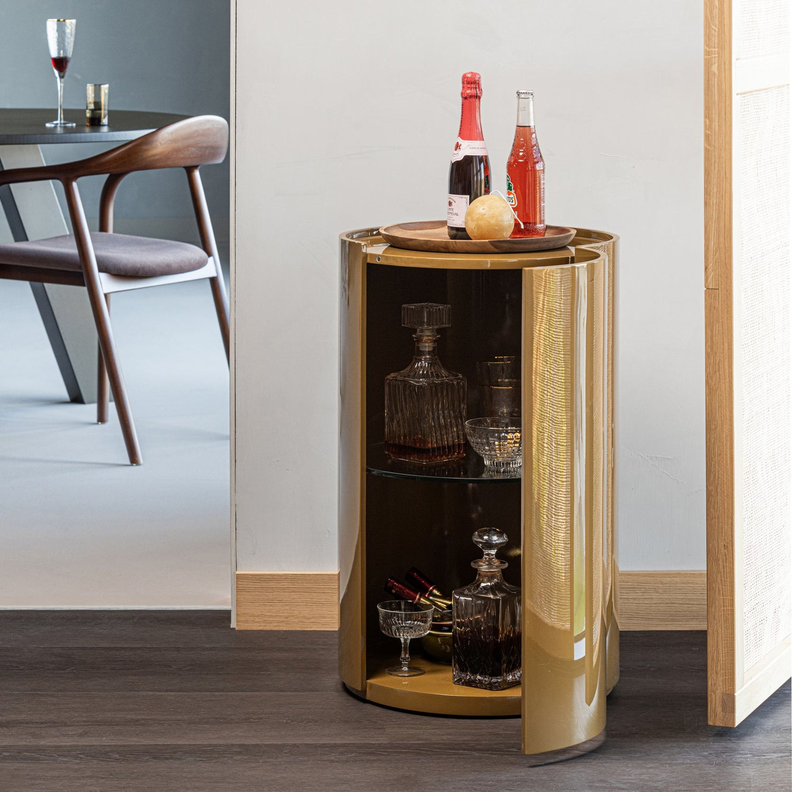 Retro Schrank Kommode Hausbar Sera Rund in Hochglanz-Finish Honiggelb
