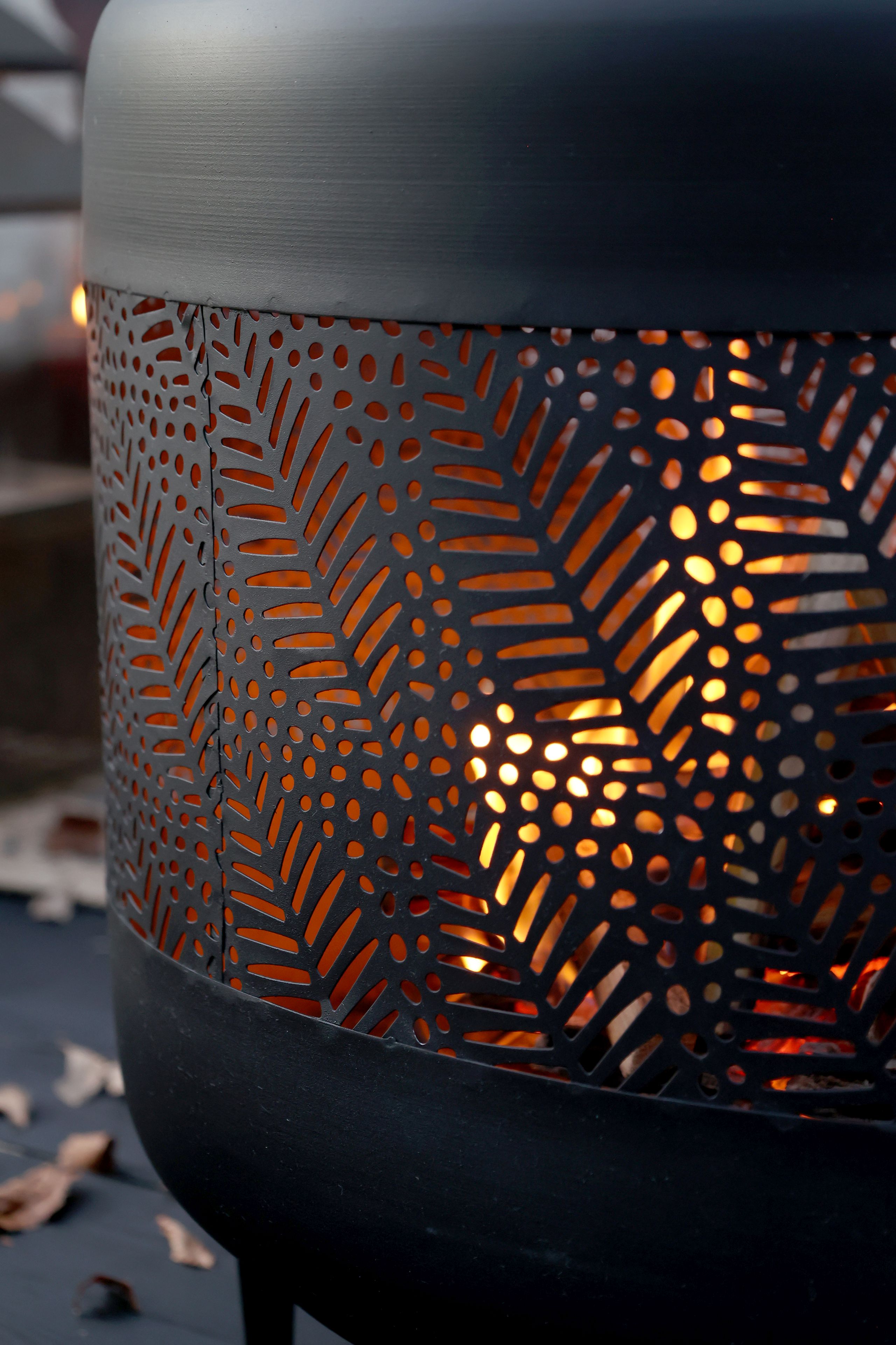 Feuerstelle Outdoorofen Feuerofen Kaminofen Metall Lochstahl